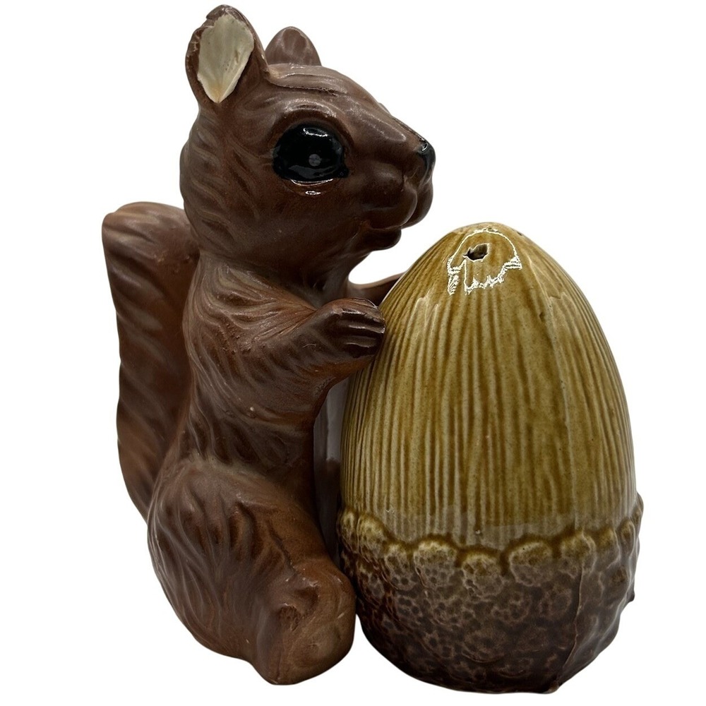 VTG Hugger Large Squirrel Acorn Salt & Pepper Shaker Set Japan 60s Cute Stovetop
